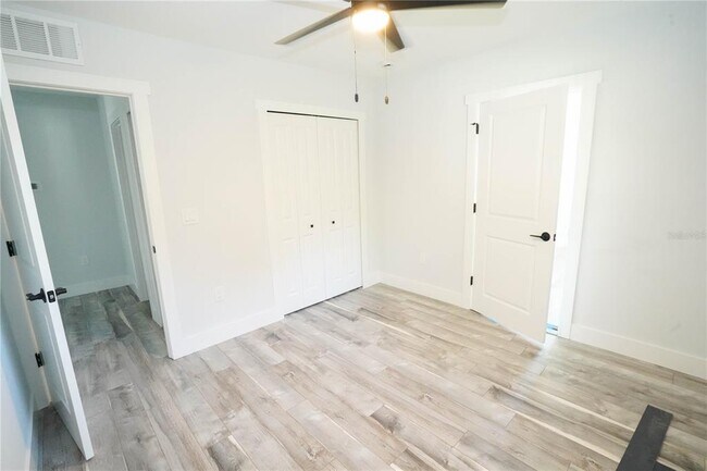 Building Photo - 5817 Dartmouth Ave N