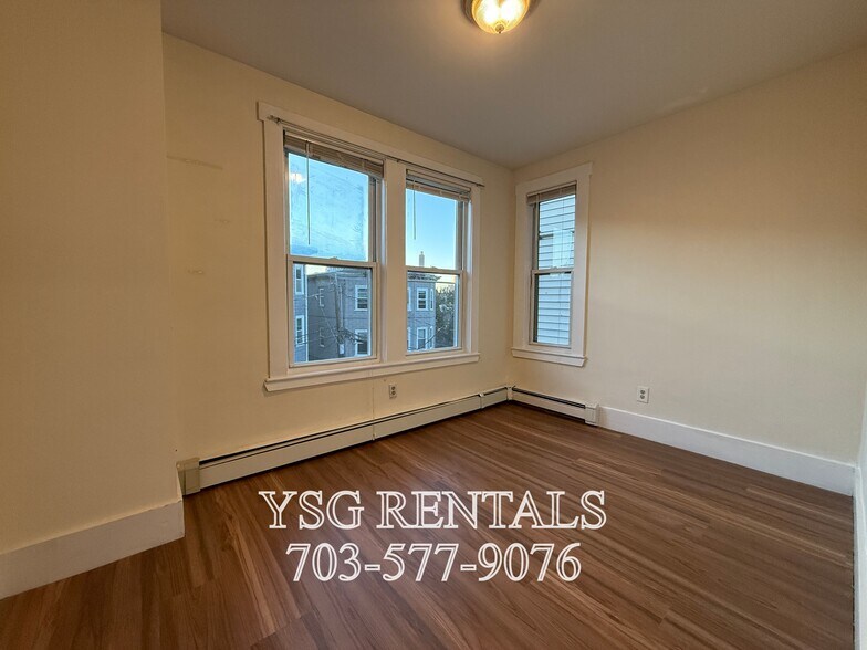 Building Photo - 38 Calumet St