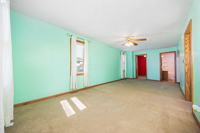 Building Photo - 334 Lancaster Pike