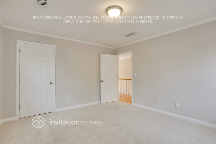 Building Photo - 993 Tall Pine Ct SW