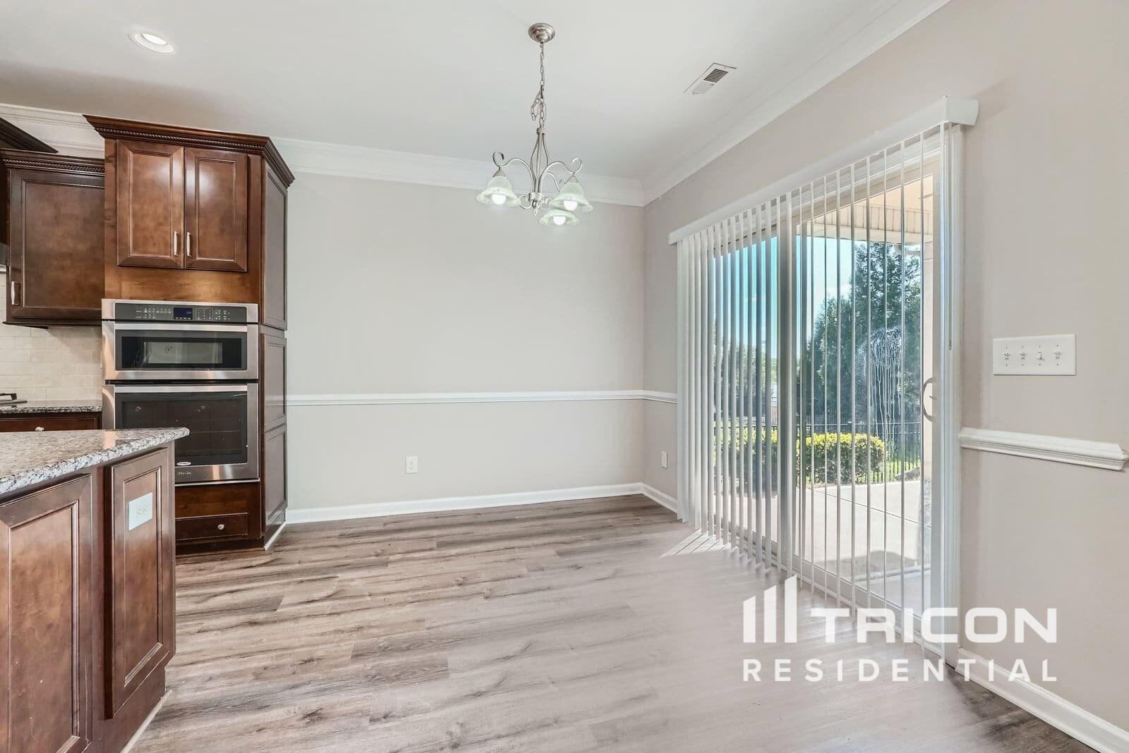 Building Photo - 3019 Burgess Dr