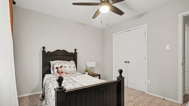 Building Photo - 9039 Serena Ln