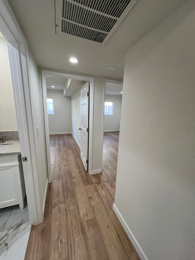 Building Photo - 7439 Woodman Ave
