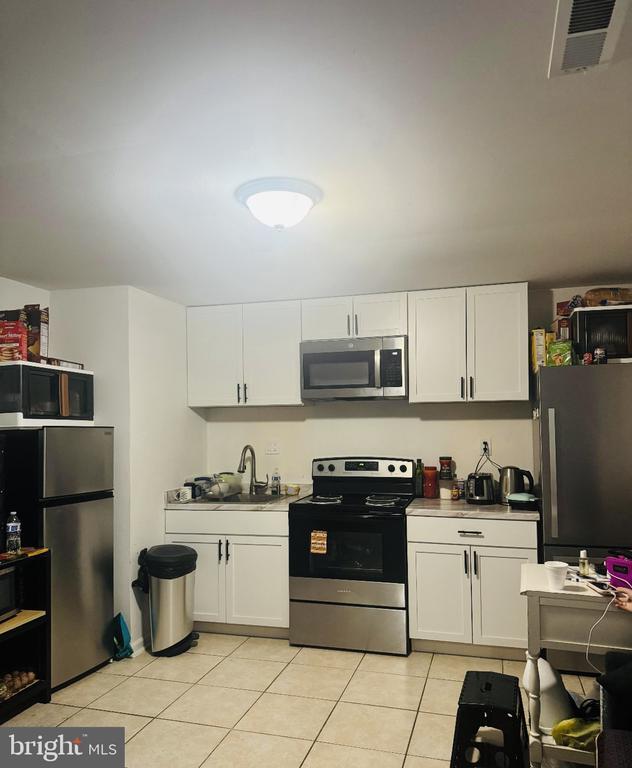 Building Photo - 3645 Dahlgren Pl