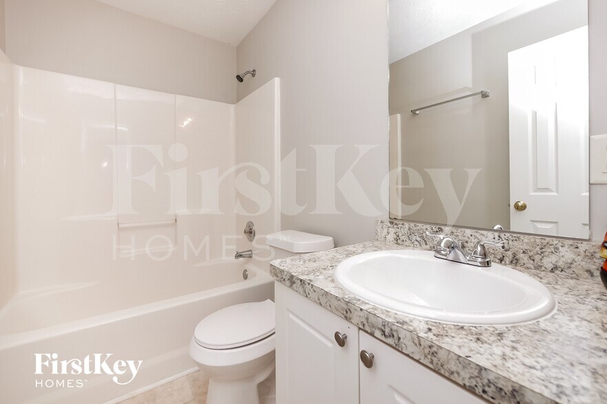 Building Photo - 240 Greensprings Dr