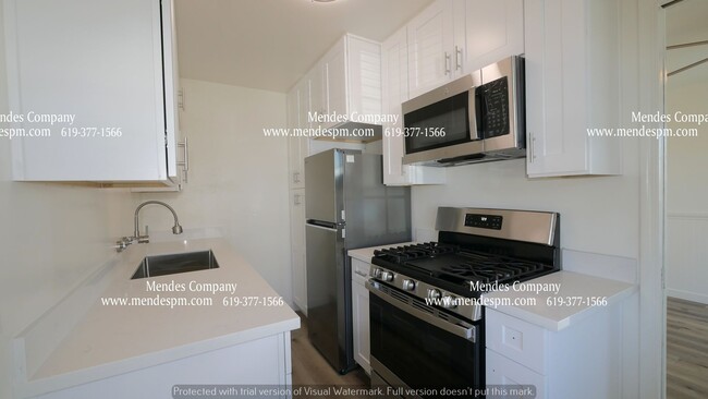 Building Photo - Recently Remodeled 1 bed / 1 bath Apartmen...