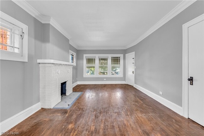 Building Photo - 1353 Phelps Ave