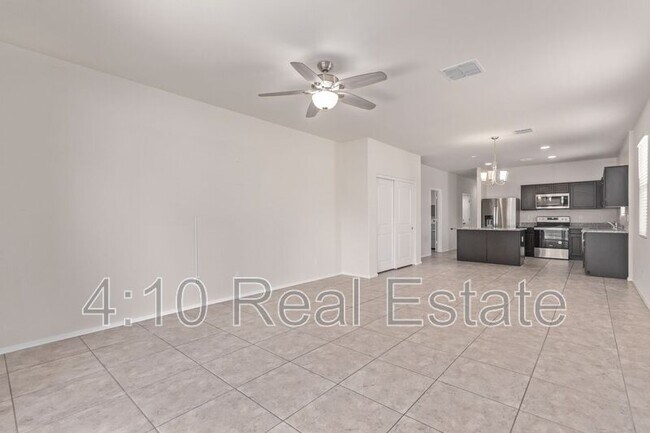 Building Photo - 2403 E Alida Trail