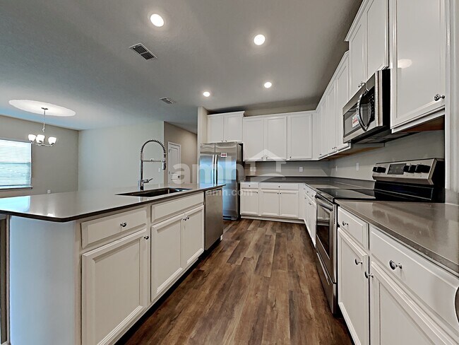 Building Photo - 69 Edge Park Trl