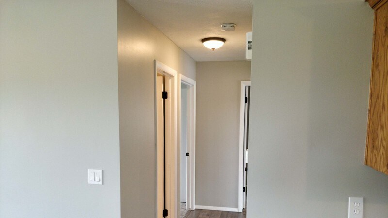 Building Photo - 940 W Red Oaks Dr