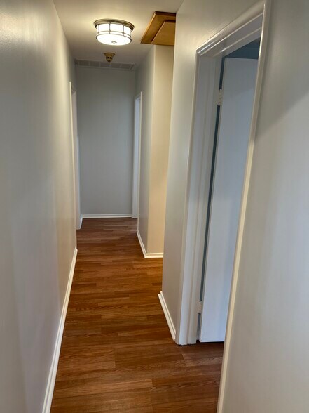 Building Photo - 11160 Greenlawn Ave