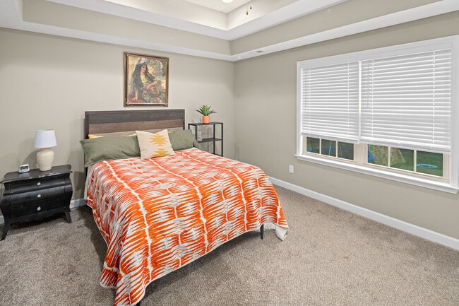 Building Photo - 305 Oleander Ln