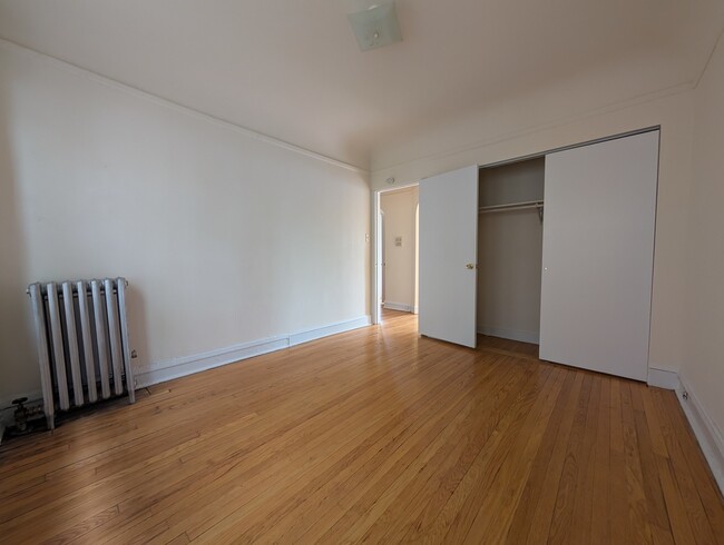 Building Photo - 2948 N Albany Ave
