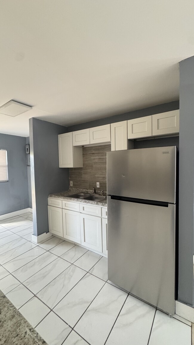 Building Photo - 1056 Maynard St