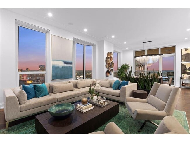 Building Photo - 1111 W River Pkwy