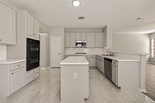 Building Photo - 7411 Pacific Ridge Ct