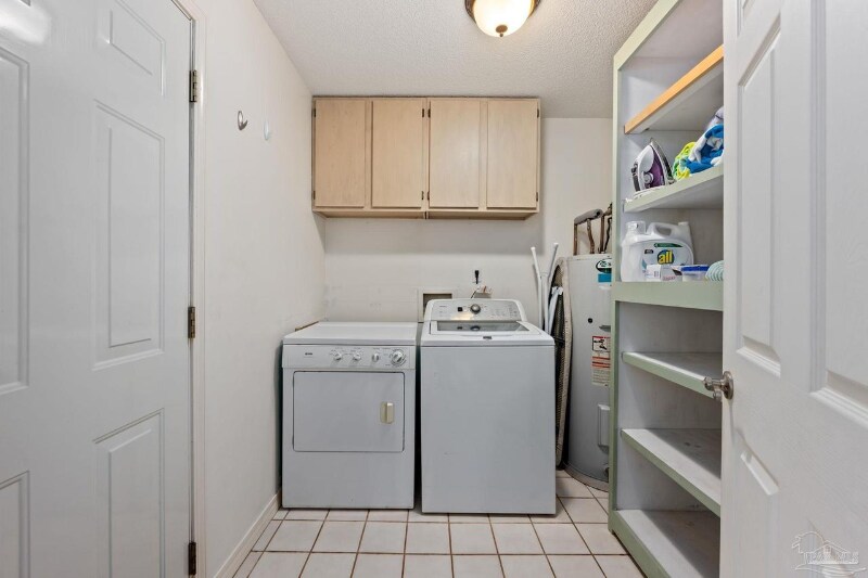 Building Photo - 3159 Hickory St