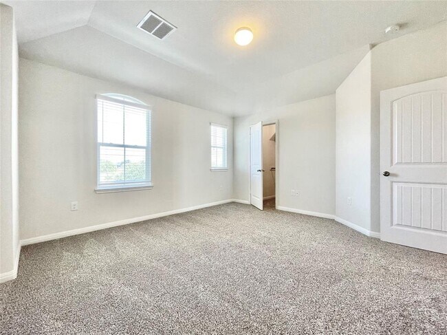 Building Photo - 513 N Heatherwilde Blvd