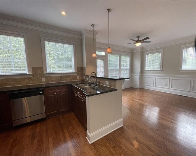 Building Photo - 1292 Ashford Creek Way NE