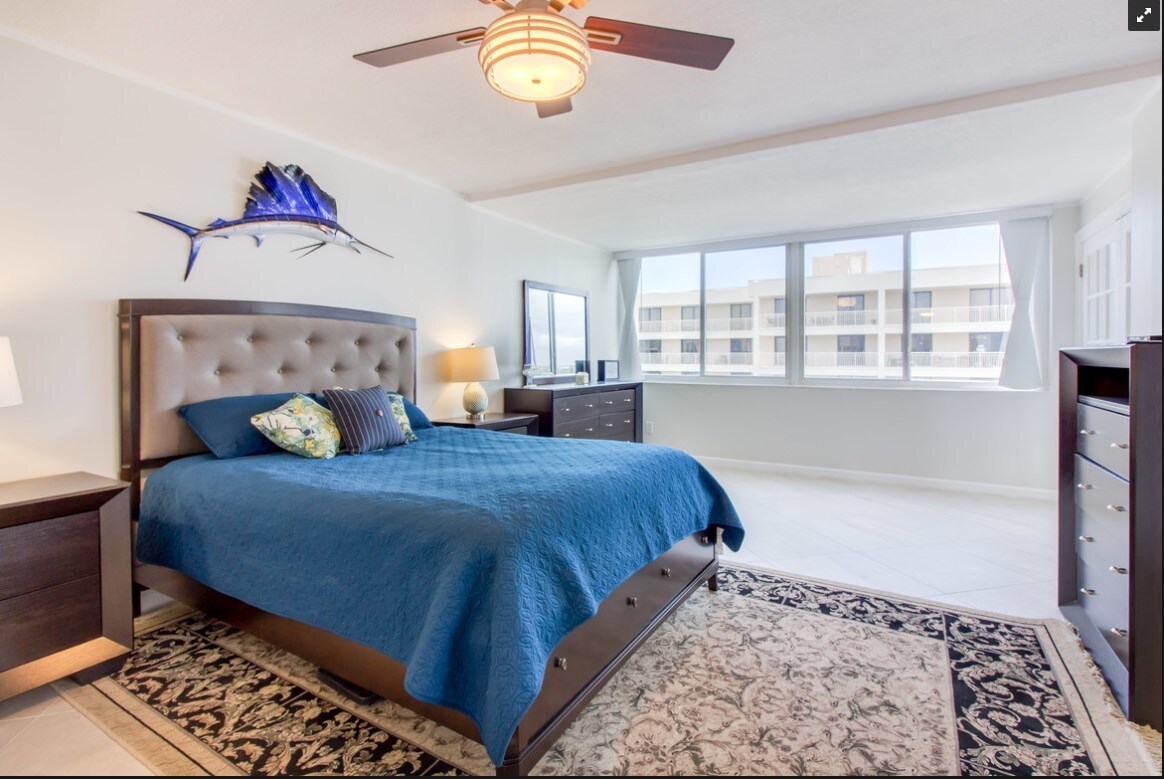 Building Photo - 3100 NE 49th St