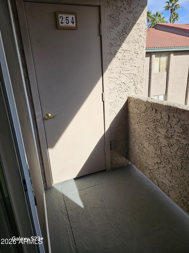 Building Photo - 623 W Guadalupe Rd