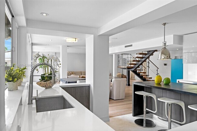 Building Photo - 575 Bay Point Rd