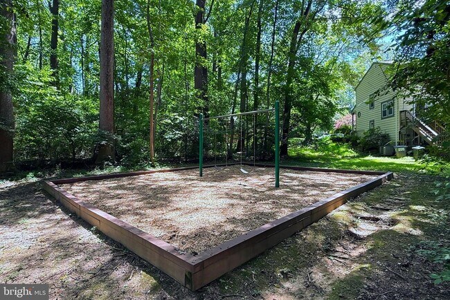 Building Photo - 10100 Walnut Wood Ct
