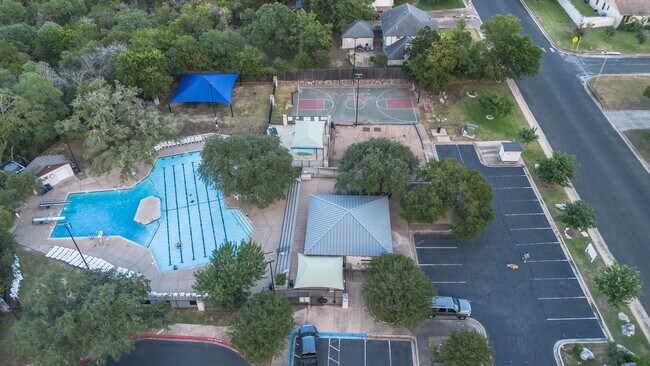 Building Photo - Beautiful Home in Shady Hollows Available ...