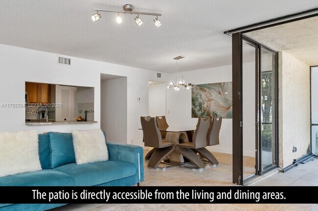 Building Photo - 825 Egret Cir