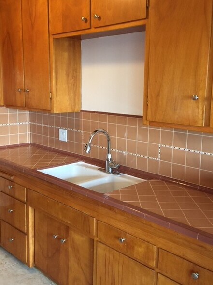 Kitchen - 3430 S Centinela Ave