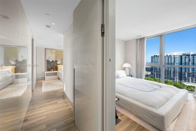 Building Photo - 101 20th St