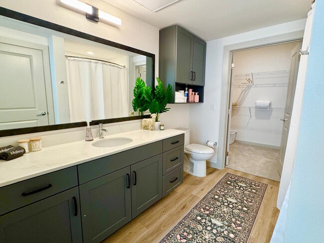 Building Photo - 1301 Leah Ave