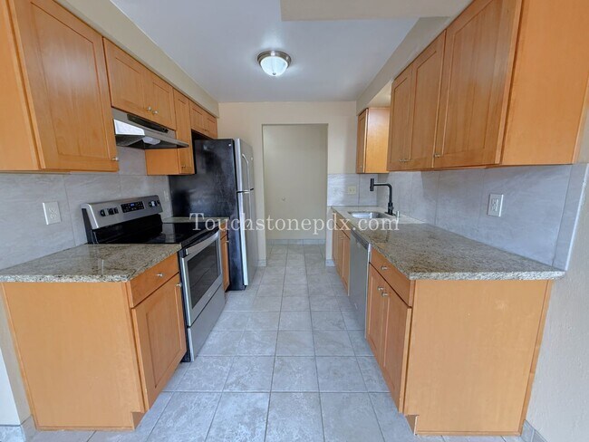 Building Photo - 2024-DIVIS