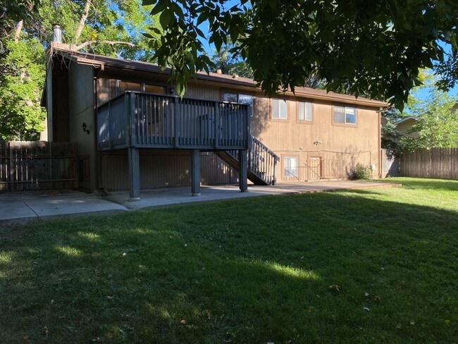 Building Photo - STUDENTS WELCOME! 5 Bedroom 3 Bathroom Bi-Level Single-Family Home in Midtown Fort Collins