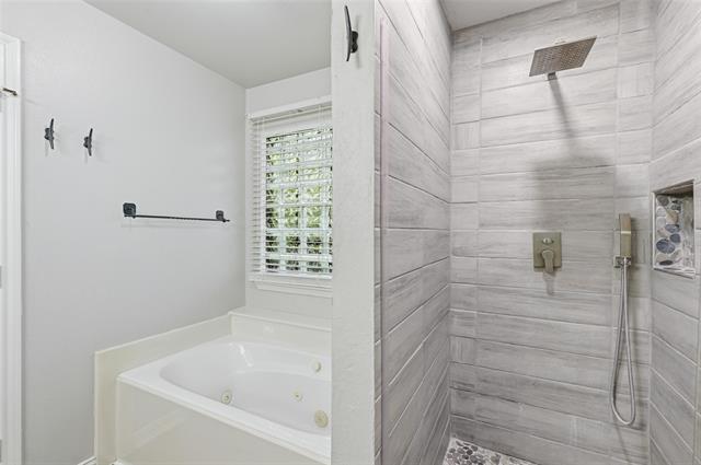 Building Photo - 5 Juanita Dr