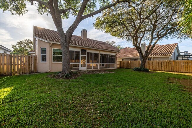 Building Photo - 4832 Queen Palm Terrace NE