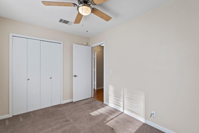 Building Photo - 3301 El Salido Pkwy