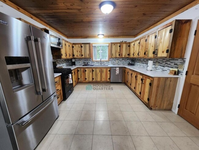 Building Photo - 4450 WA-211