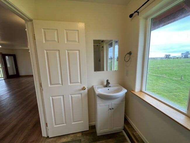 Building Photo - Marilann CT