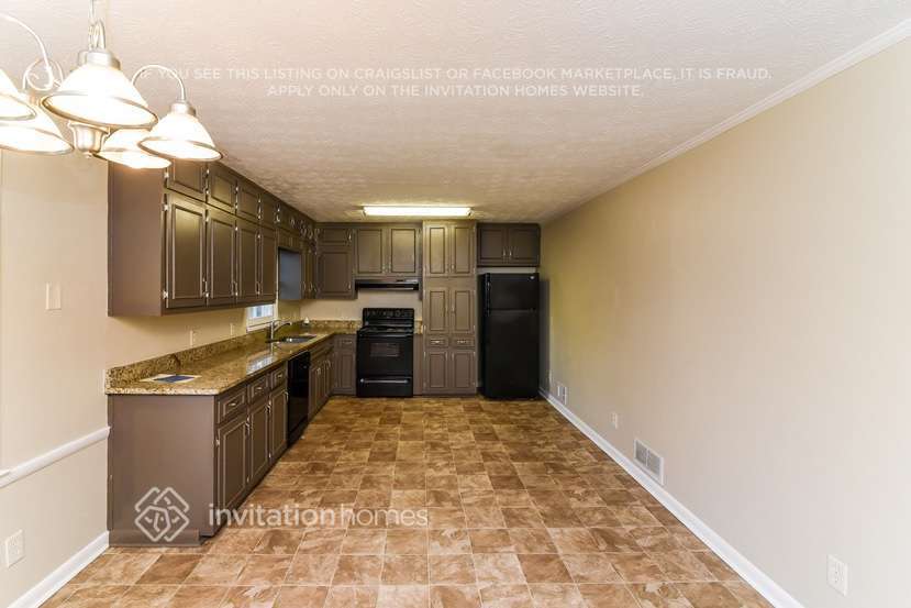 Building Photo - 3396 San Antonio Dr