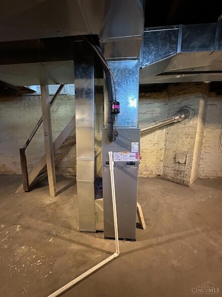 Building Photo - 504 Fairview Ave