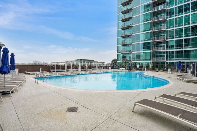 Building Photo - 943 Peachtree St NE