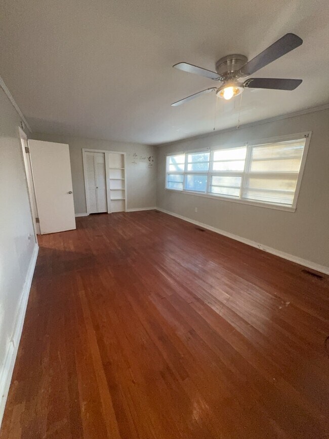 Building Photo - 5855 Canton Park Dr