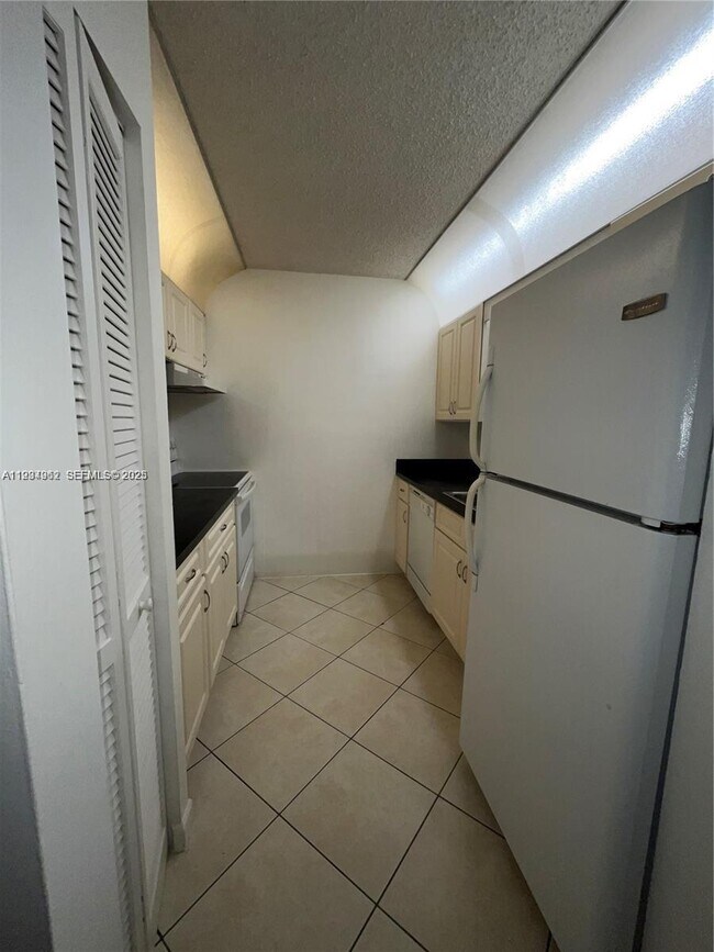 Building Photo - 11453 NW 39th Ct