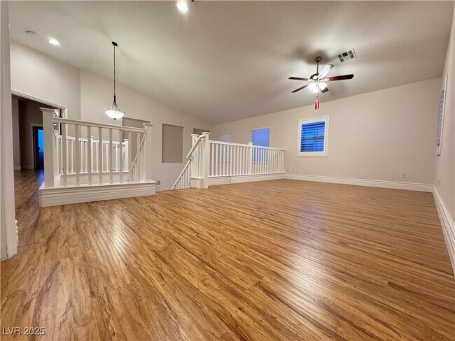 Building Photo - 117 Tall Ruff Dr