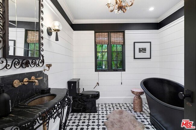 Building Photo - 4416 Arcola Ave