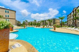 Building Photo - 30000 FM2978