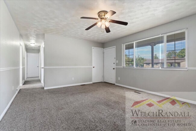Building Photo - Beautiful Rental Home in Highland