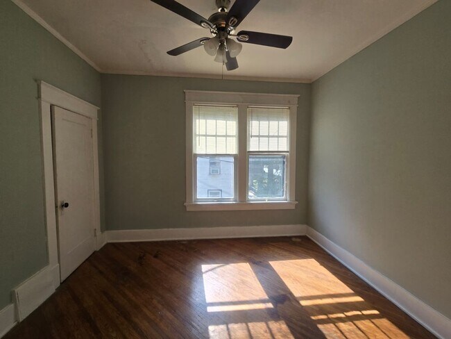 Building Photo - Charming Historic 2BR Apartment with Garag...