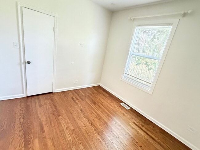 Building Photo - 2303 N 74th Ave